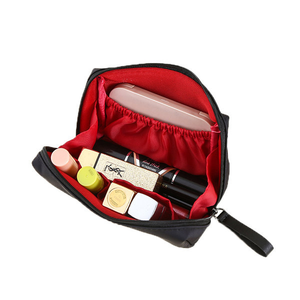 Neliels kosmētikas komplekts grimam