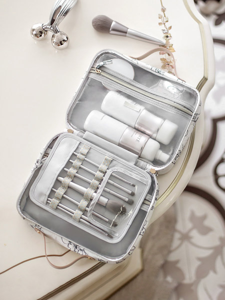 Υφασμάτινη θήκη καλλυντικών για μακιγιάζ και πινέλα