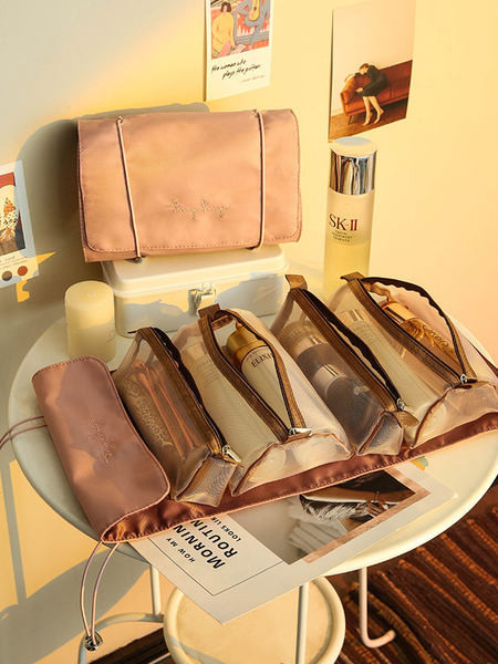 Tekstilni organizator za kozmetiku