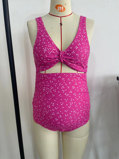 Бански костюм за бременни с изрязани части и V-образно деколте 