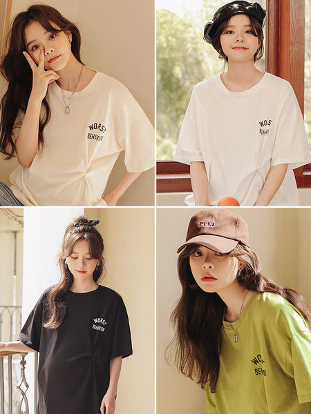 Свободна тениска с къс ръкав набрана отстрани с надпис подходяща за бременни