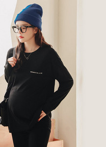 Широк модел тениска за бременни  с апликация и надпис