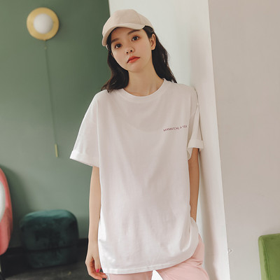 Широк модел тениска за бременни  с апликация и надпис