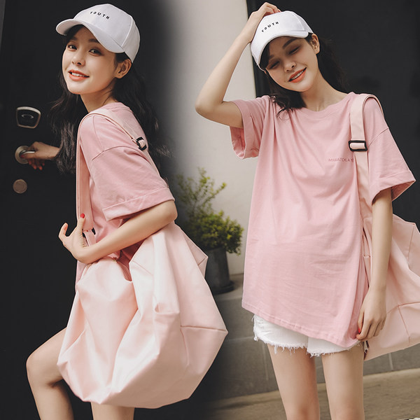 Широк модел тениска за бременни  с апликация и надпис 