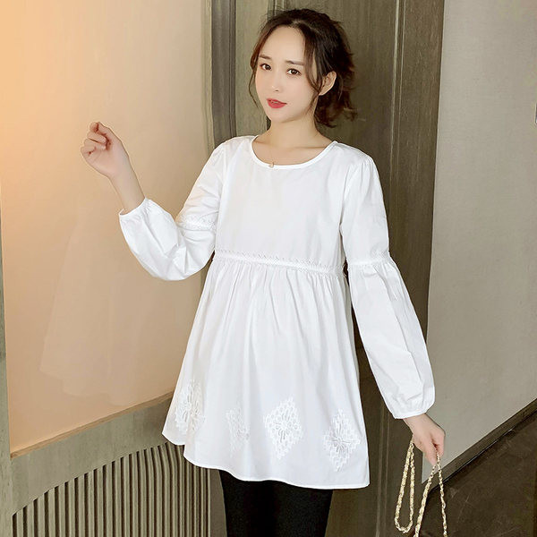 Дамска туника с бродерия разкроен модел за бременни