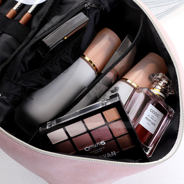 Козметична чанта с дръжка -подходяща за гримове