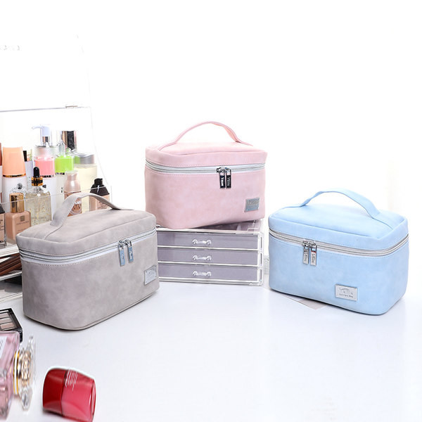 Козметична чанта с дръжка -подходяща за гримове