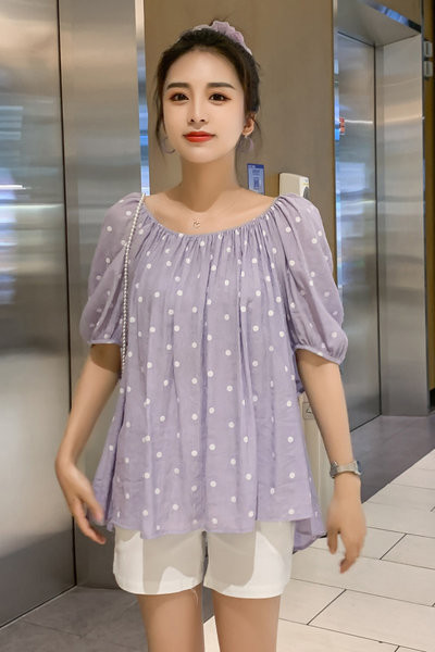 Свободна блуза с къс ръкав и овално деколте за бременни