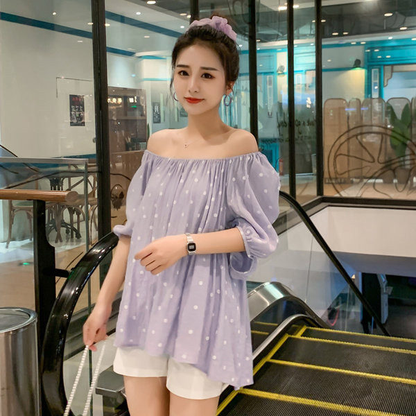 Свободна блуза с къс ръкав и овално деколте за бременни