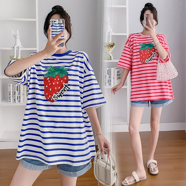 Раирана дамска тениска с къс ръкав за бременни