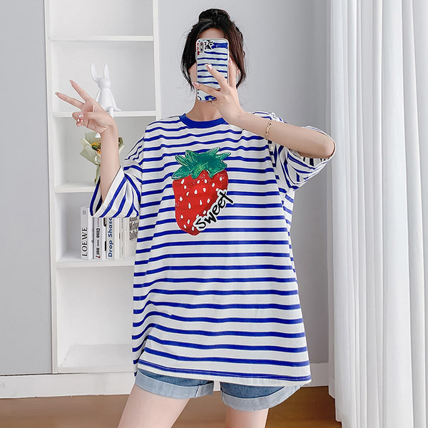 Раирана дамска тениска с къс ръкав за бременни