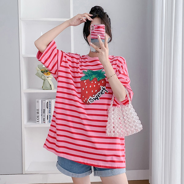 Раирана дамска тениска с къс ръкав за бременни