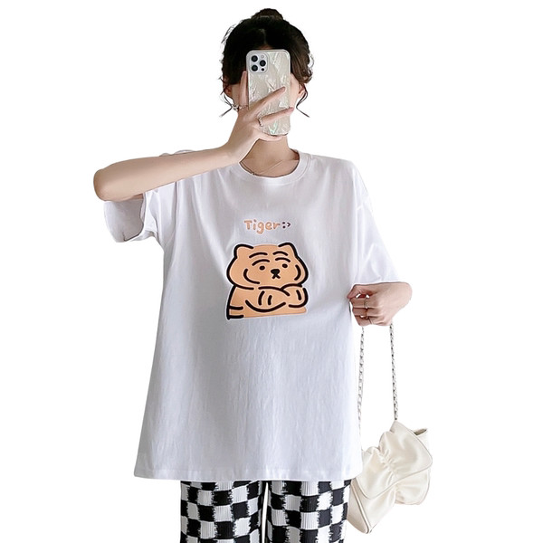 Широка памучна тениска с цветна щампа за бременни