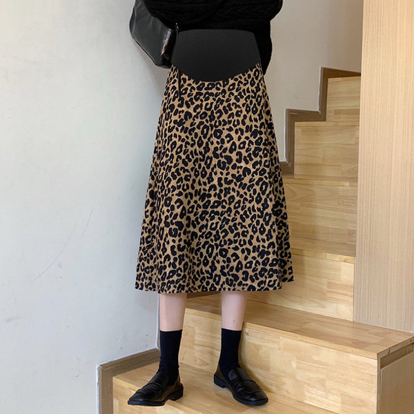 Широка пола за бременни с животински принт