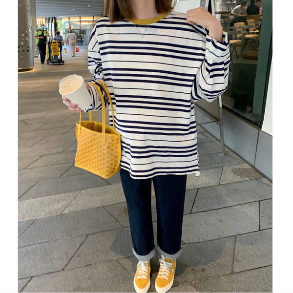 Пролетна свободна блуза за бременни с овално деколте 