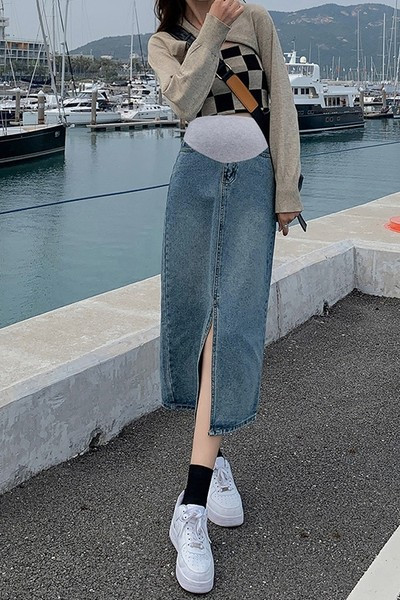 Дънкова пола с цепка със средна дължина за бременни