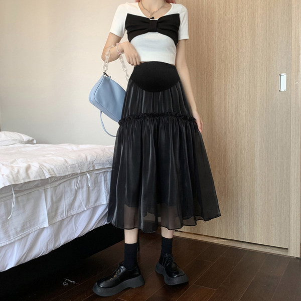 Разкроена пола с къдри и тюл подходяща за бременни