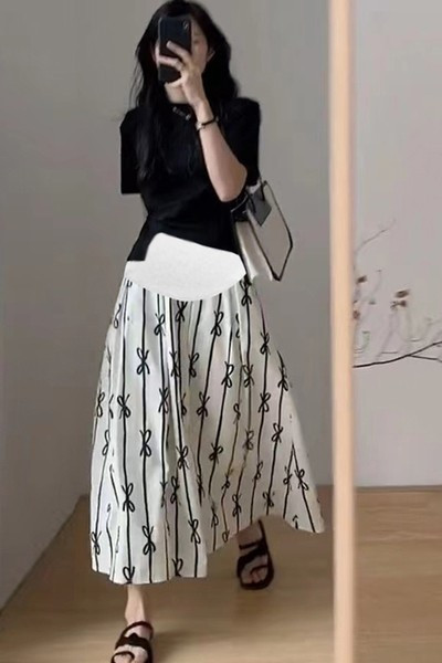 Ležerna izrezana suknja s aplikacijom za trudnice