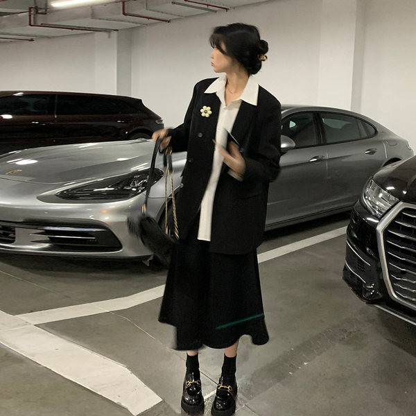 Разкроена дамска пола с цепка за бременни