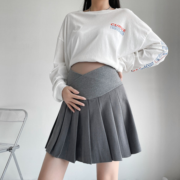 Плисирана къса пола с широк ластик за бременни