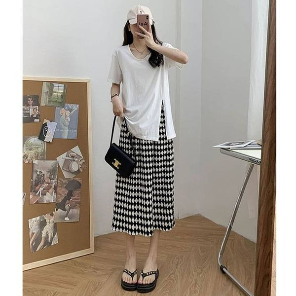 Карирана дълга пола с цепка за бременни