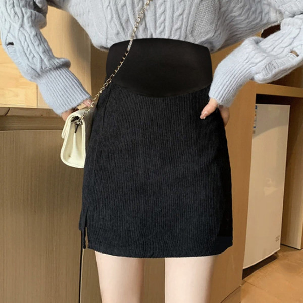 Пролетна кадифена пола с цепка за бременни