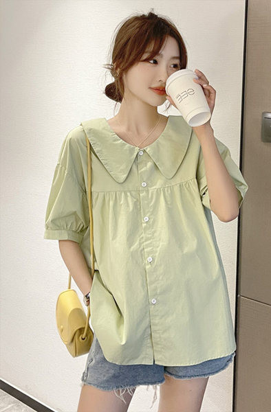 Φαρδύ πουκάμισο εγκυμοσύνης με οβάλ λαιμόκοψη και κουμπιά