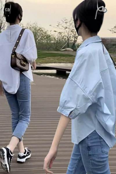 Широк модел риза за бременни с 3/4 ръкав