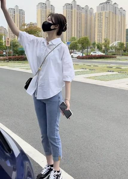 Широк модел риза за бременни с 3/4 ръкав