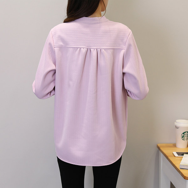 Едноцветна дамска риза с ниска яка за бременни