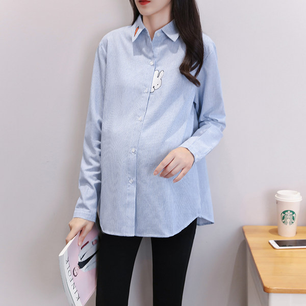 Пролетно-есенна риза за бременни с цветна щампа