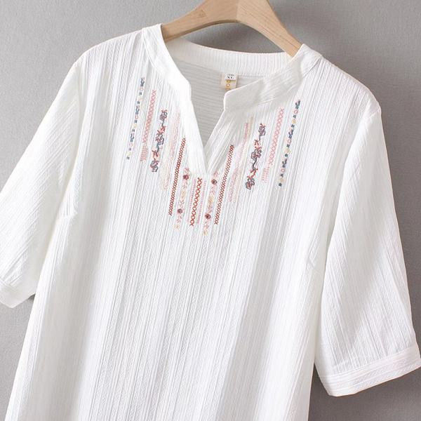 Дамска риза с бродерия и шпиц деколте подходяща за бременни