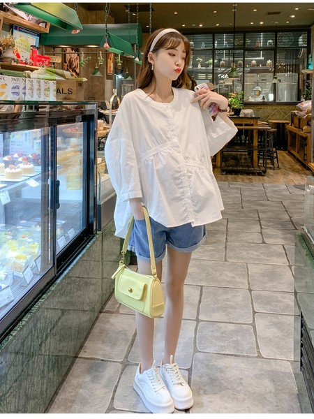 Ежедневна дамска риза с овално деколте за бременни