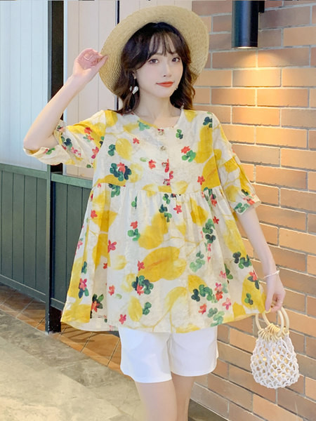 Свободна риза за бременни с флорални мотиви и 3/4 ръкав