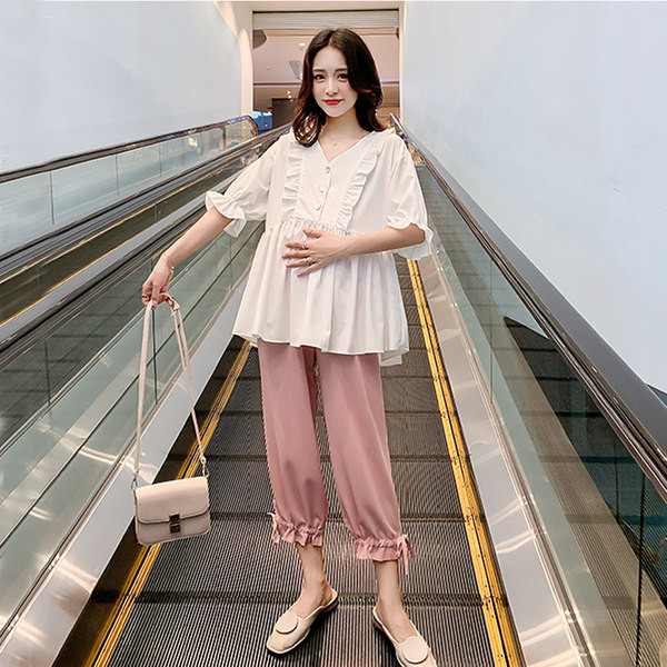 Модерна дамска риза с шпиц деколте и 3/4  ръкави