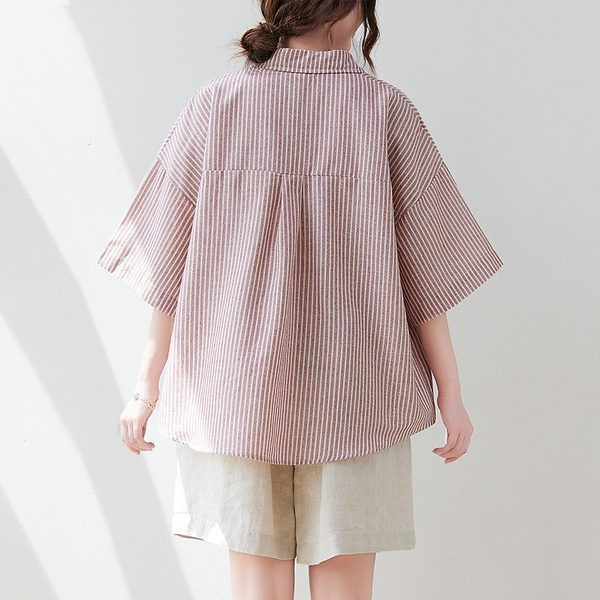 Široka košulja na pruge pogodna za trudnice