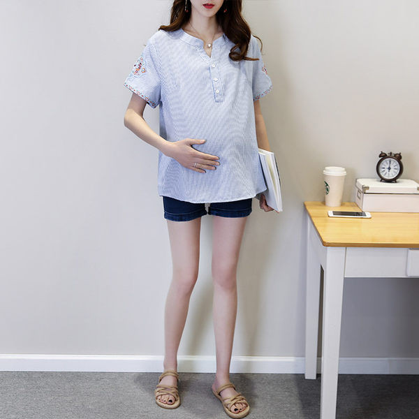 Κομψό πουκάμισο εγκυμοσύνης με κέντημα