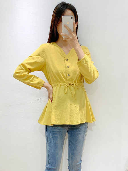 cămașă de maternitate decupată cu legături în talie