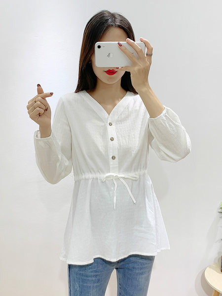 cămașă de maternitate decupată cu legături în talie