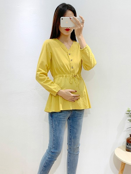 cămașă de maternitate decupată cu legături în talie