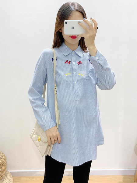 Ležerna košulja dugih rukava s izvezenim leptirima za trudnice