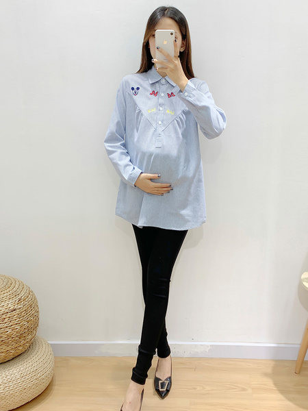 Ležerna košulja dugih rukava s izvezenim leptirima za trudnice