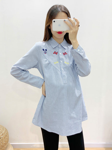 Ležerna košulja dugih rukava s izvezenim leptirima za trudnice