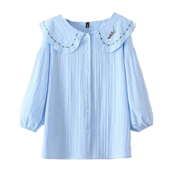 Μοντέρνο πουκάμισο εγκυμοσύνης με οβάλ λαιμόκοψη και κέντημα