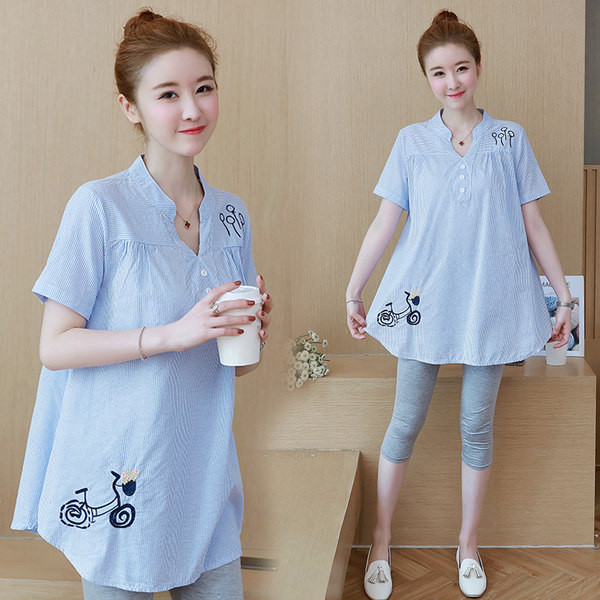 Πουκάμισο εγκυμοσύνης σε χαλαρή εφαρμογή με κοντό μανίκι και κέντημα