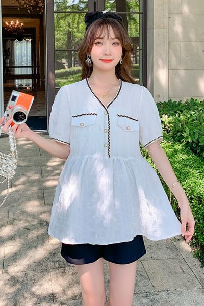 Skraćena košulja s ukrasnim gumbima za trudnice