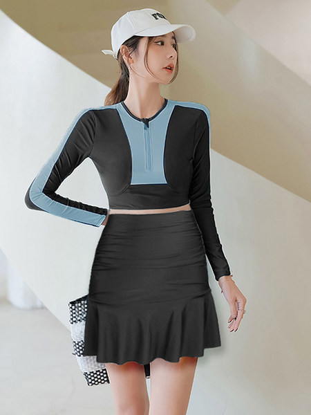 Μοντέρνο γυναικείο μαγιό εγκυμοσύνης 