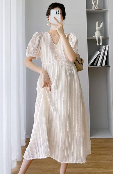 Moderna duga trudnička haljina s V izrezom