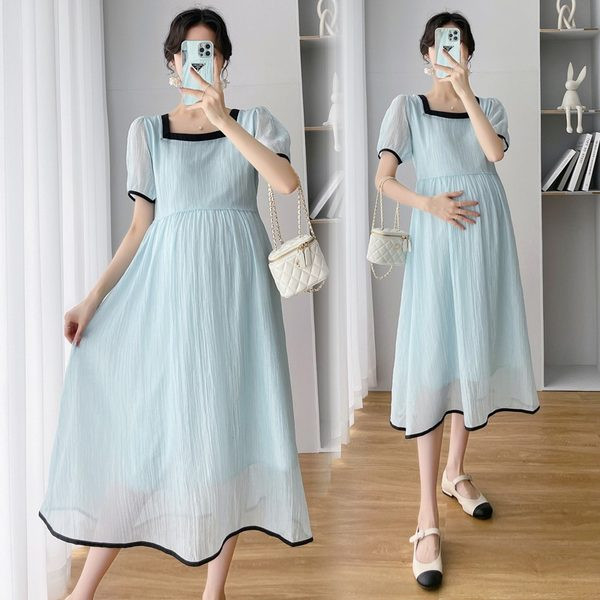 Duga ležerna haljina za trudnice s četvrtastim izrezom