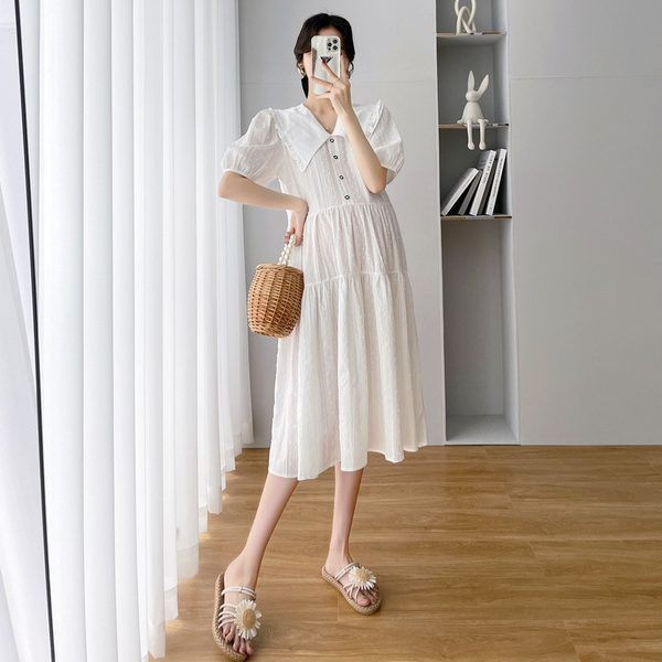 Μοντέρνο φόρεμα εγκυμοσύνης με κέντημα και κουμπιά